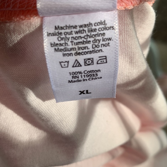 🌈Bundle any 3 items under $10 & I will offer for $10 Cafe Press tee chihuahua - Picture 5 of 5